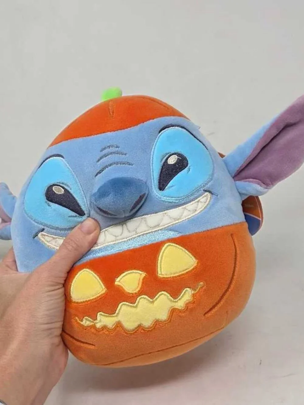 New Squishmallows x Disney Halloween pumpkin Stitch